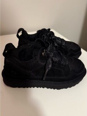 UGG® Lowmel Sneaker -Little Kids